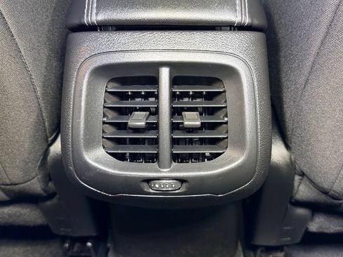 Used 2019 Jeep Cherokee Latitude w/ Popular Appearance Group AWD/4WD image 44