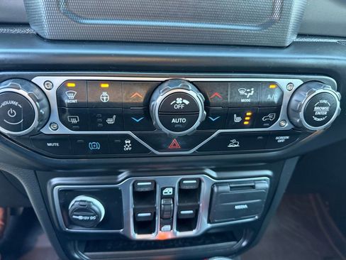 Used 2023 Jeep Wrangler Unlimited w/ Cold Weather Group AWD/4WD image 16