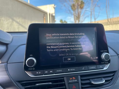 Used 2025 Nissan Altima 2.5 SV image 20