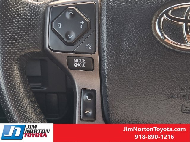 Used 2017 Toyota Tacoma TRD Off-Road w/ Tow Package AWD/4WD image 28