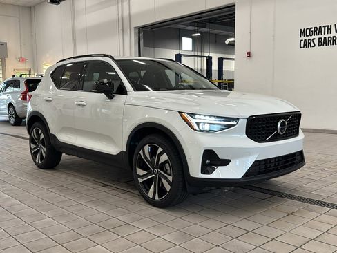 Used 2026 Volvo XC40 B5 Ultra w/ Protection Package Premier image 3