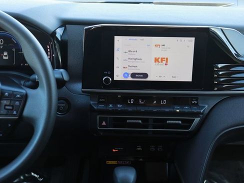 Used 2025 Toyota Camry LE image 14