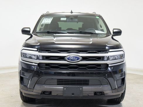 Used 2023 Ford Expedition XLT image 10