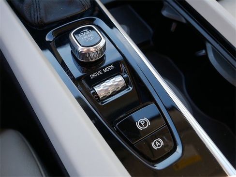 Used 2019 Volvo XC60 T5 Inscription w/ Protection Package Premier image 25