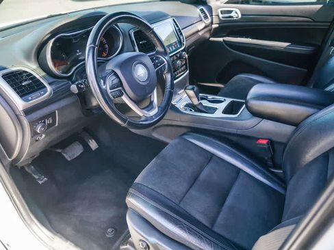 Used 2019 Jeep Grand Cherokee Altitude RWD image 16