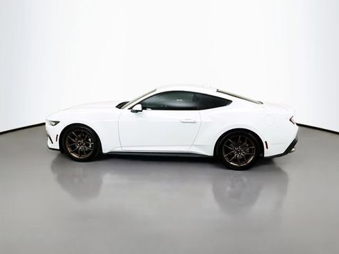 Used 2024 Ford Mustang Premium image 4