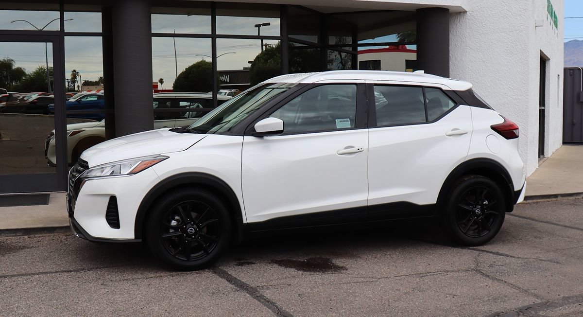 Used 2023 Nissan Kicks SV FWD image 7