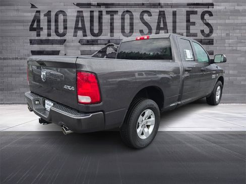 Used 2017 RAM 1500 Express image 3