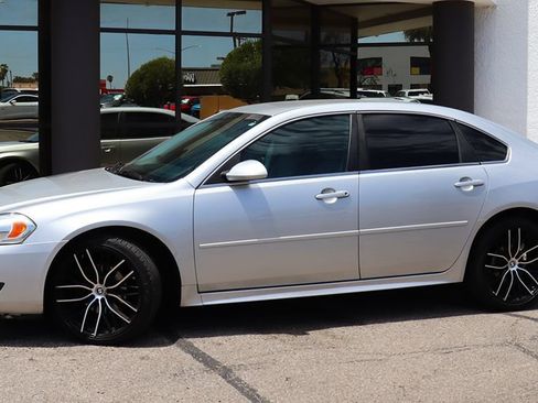 Used 2011 Chevrolet Impala LT FWD image 4