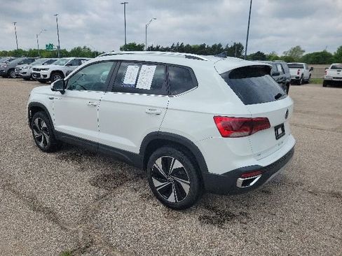 Used 2023 Volkswagen Taos SE AWD/4WD image 21