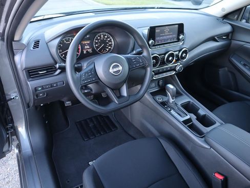 Used 2025 Nissan Sentra S image 15