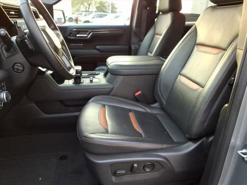 Used 2024 GMC Sierra 1500 AT4 w/ Technology Package image 6