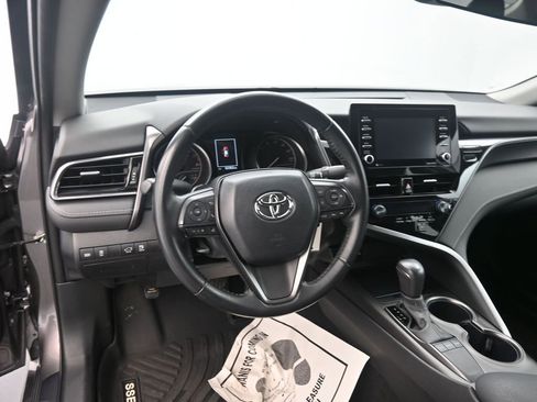 Used 2024 Toyota Camry SE image 15