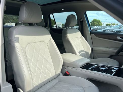 Certified 2025 Volkswagen Atlas SEL Premium R-Line image 47