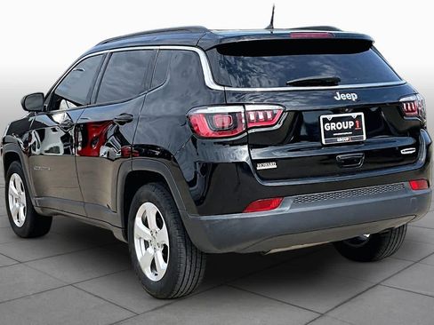 Used 2018 Jeep Compass Latitude FWD image 13