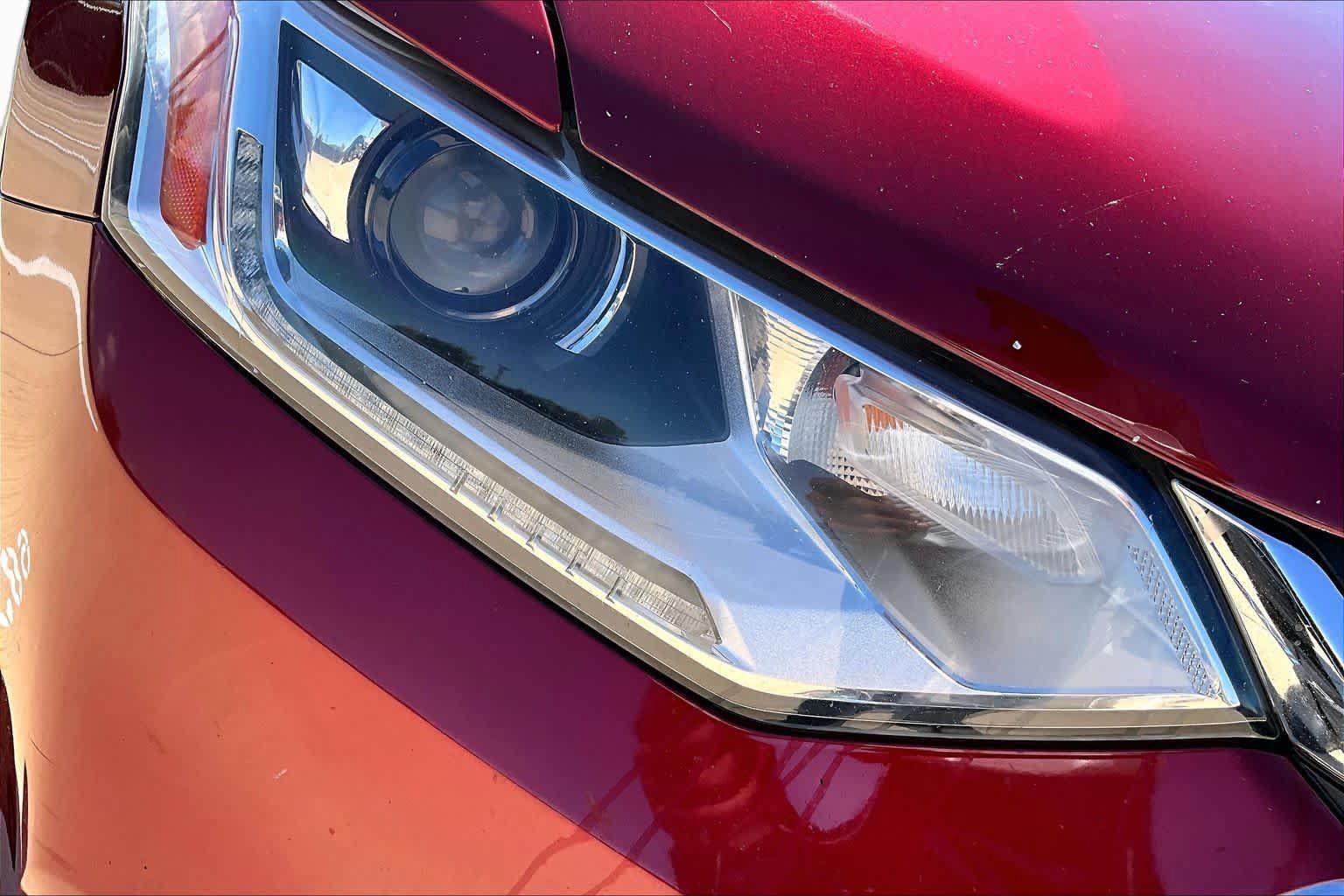 Used 2018 Chevrolet Traverse LT w/ LPO, Floor Liner Package FWD image 25