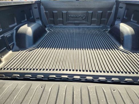 Used 2023 Chevrolet Silverado 1500 LT image 32