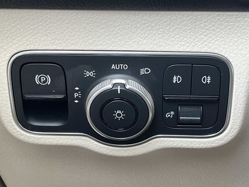 Certified 2025 Mercedes-Benz GLB 250 GLB 250 image 25