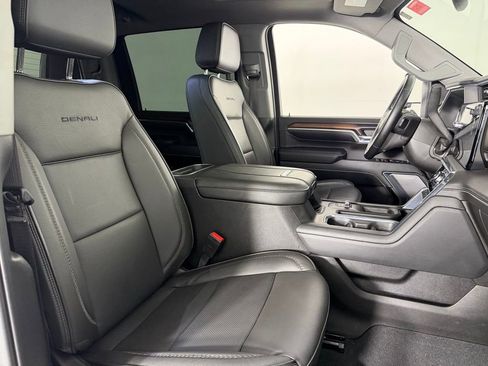 Used 2024 GMC Sierra 3500 Denali AWD/4WD image 32