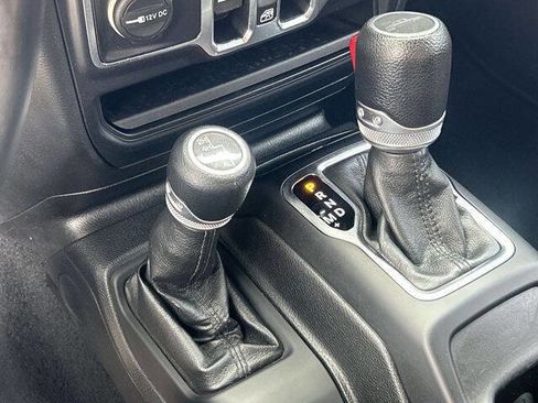 Used 2020 Jeep Gladiator Sport w/ Quick Order Package 24S AWD/4WD image 16