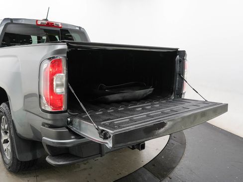 Used 2022 GMC Canyon AT4 AWD/4WD image 10
