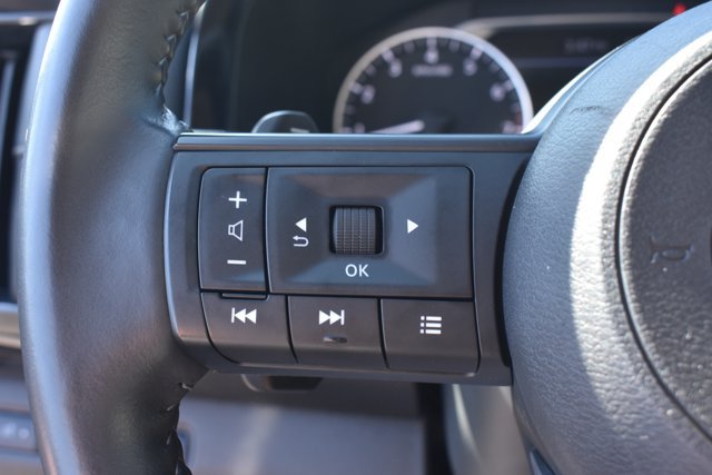 Used 2025 Nissan Pathfinder SV FWD image 20