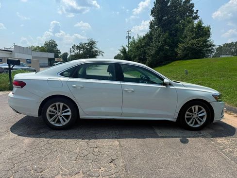 Used 2020 Volkswagen Passat 2.0T SE FWD image 4
