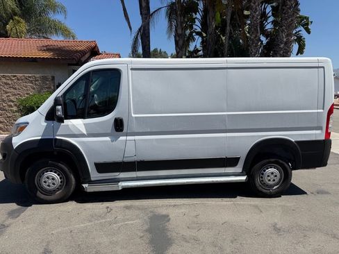 Used 2025 RAM ProMaster 2500 w/ U-Haul Equipment Group FWD image 9