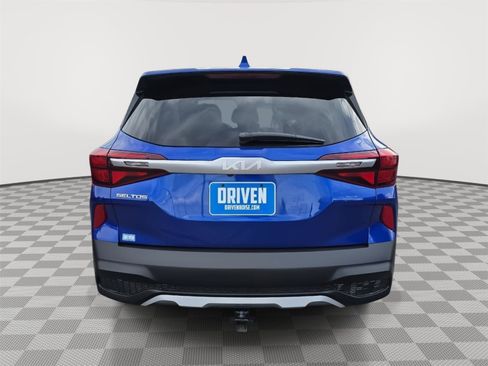 Used 2022 Kia Seltos LX AWD/4WD image 5