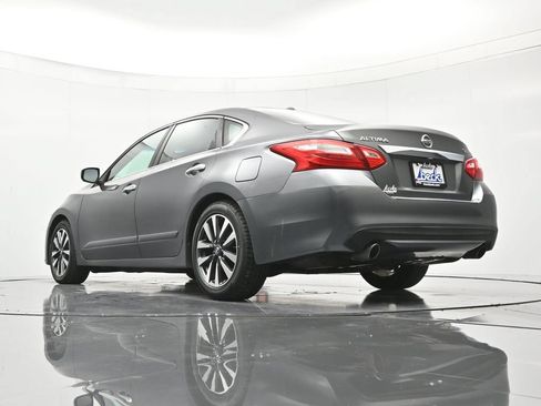 Used 2016 Nissan Altima 2.5 SL w/ 2.5 Technology w/LED Package FWD image 44