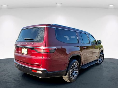 Certified 2024 Jeep Wagoneer L Series II w/ Flexible Seating Group AWD/4WD image 8