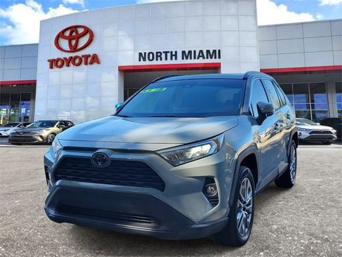 Used 2019 Toyota RAV4 XLE Premium image 2