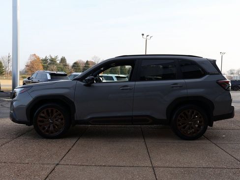 Used 2025 Subaru Forester Sport image 3