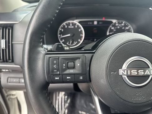 Used 2022 Nissan Pathfinder SL AWD/4WD image 19