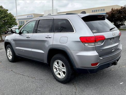 Used 2016 Jeep Grand Cherokee Laredo w/ Quick Order Package 23E AWD/4WD image 3