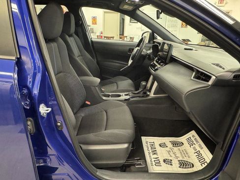 Used 2024 Toyota Corolla Cross SE w/ Moonroof Package image 17