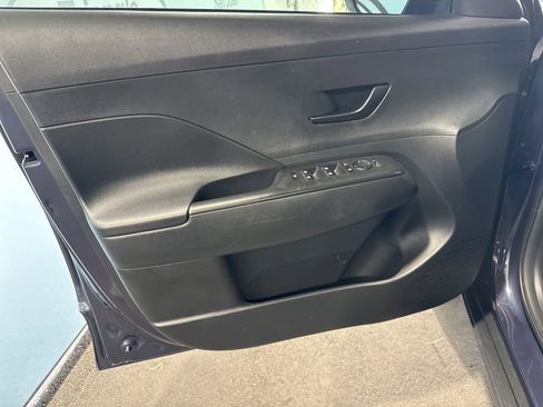 Used 2025 Hyundai Kona SEL image 31