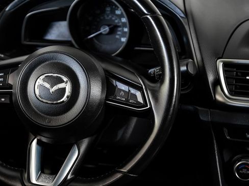 Used 2018 MAZDA MAZDA3 Touring FWD image 14
