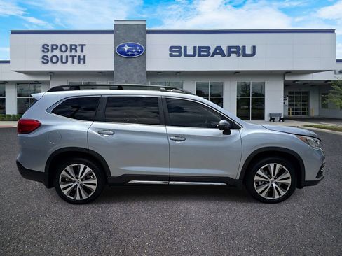 Used 2022 Subaru Ascent Limited w/ Technology Package AWD/4WD image 2