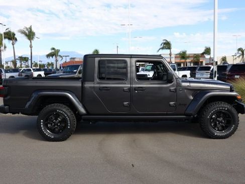 New 2025 Jeep Gladiator Willys image 3