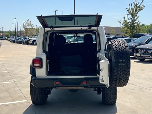 Used 2022 Jeep Wrangler Unlimited Sport AWD/4WD image 13
