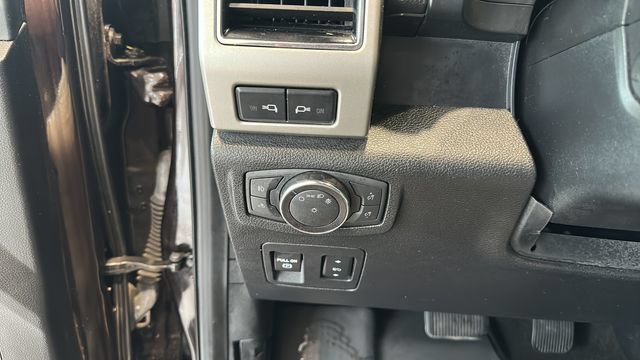 Used 2019 Ford F150 Lariat w/ Equipment Group 502A Luxury AWD/4WD image 15