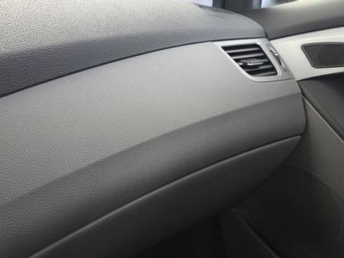 Used 2015 Hyundai Elantra Limited FWD image 22