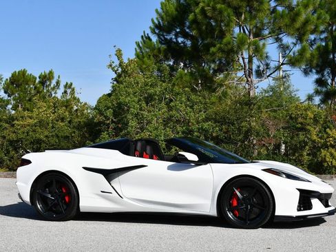 Used 2024 Chevrolet Corvette E-Ray Convertible w/ 3LZ AWD/4WD image 54