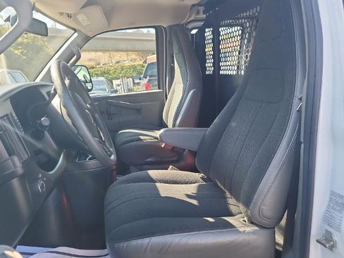Used 2023 GMC Savana 2500 w/ Driver Convenience Package image 17