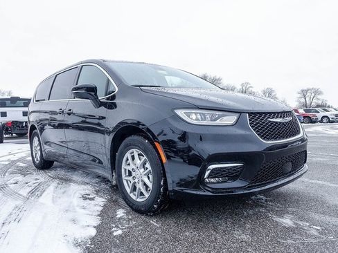 New 2026 Chrysler Pacifica Select image 22