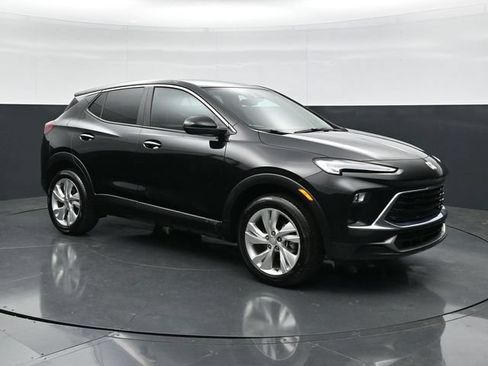 Used 2025 Buick Encore GX Preferred AWD/4WD image 3