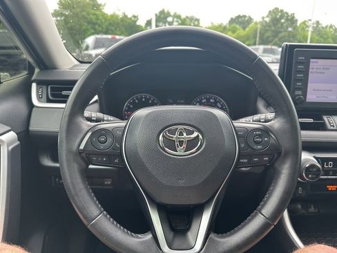 Used 2019 Toyota RAV4 XLE Premium AWD/4WD image 22