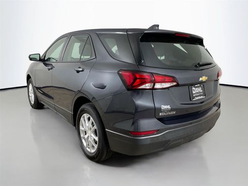 Used 2022 Chevrolet Equinox LS AWD/4WD image 10