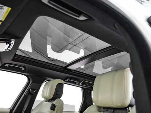 Used 2019 Land Rover Range Rover Sport Supercharged image 27